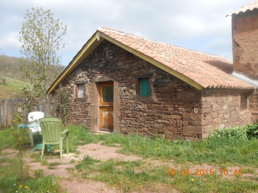 Gite Des Monts Saint-Izaire Exterior photo